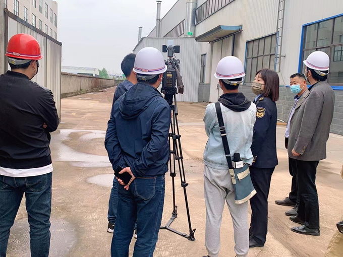 接受媒体监督  促进环境保护(图8)